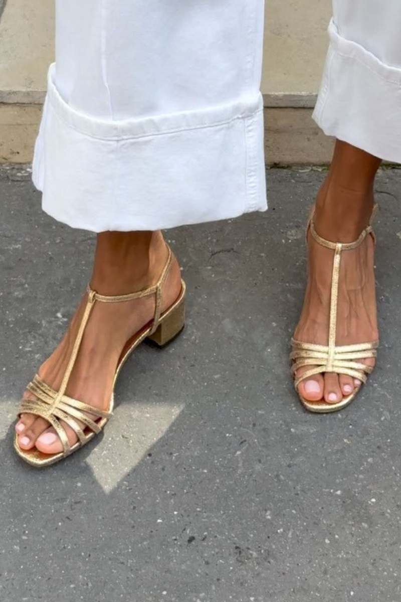 Allegra | Gyldne Sandaler til Daglig Elegance