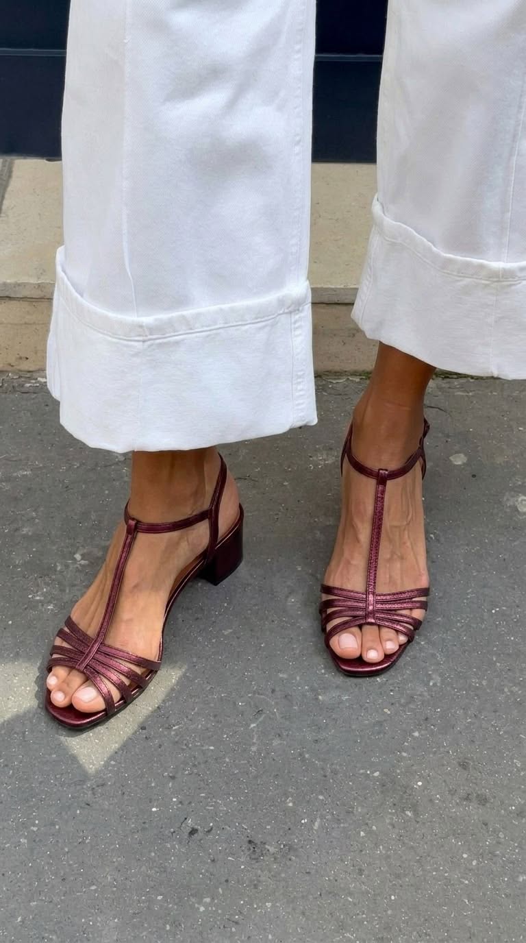 Allegra | Gyldne Sandaler til Daglig Elegance