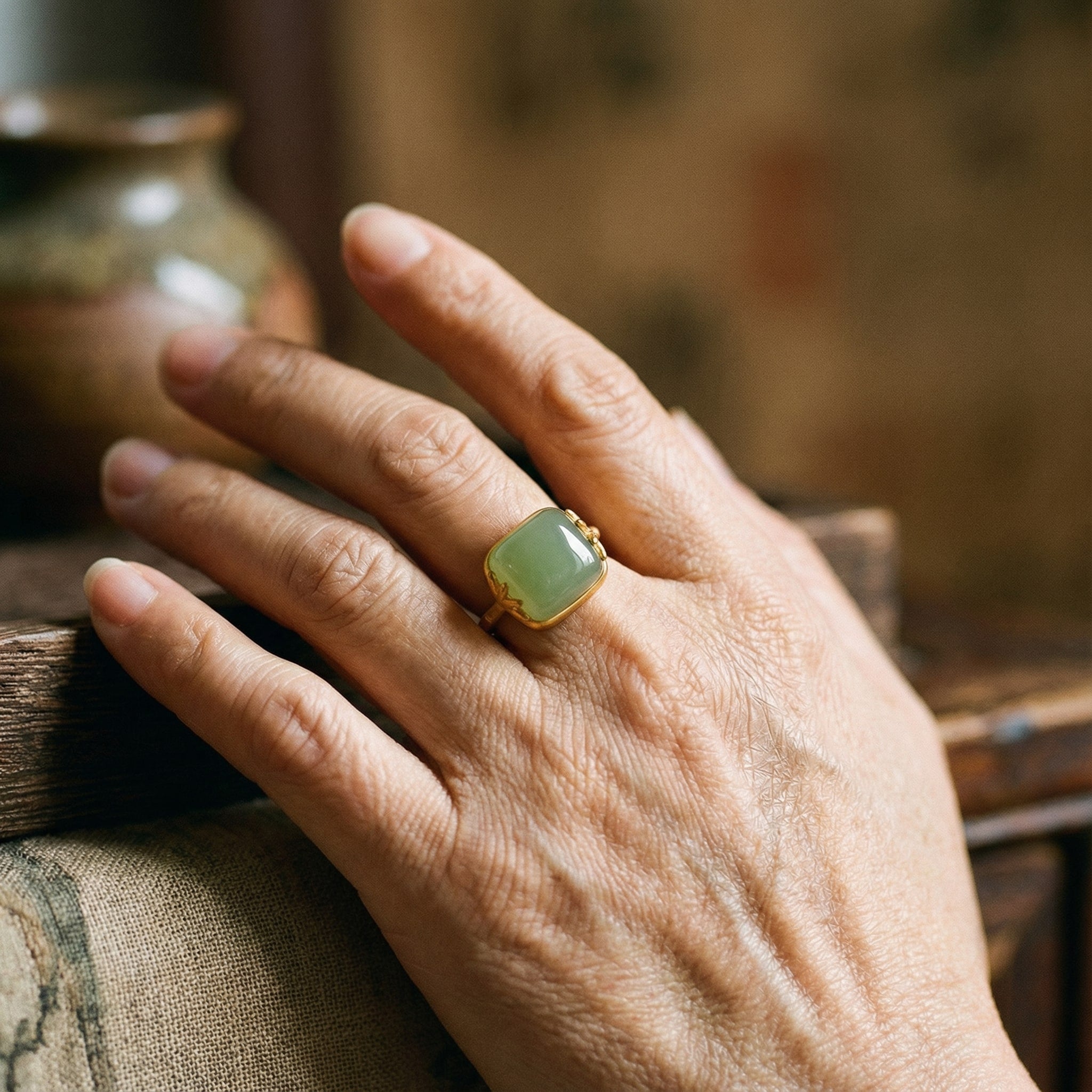 Vintage Justerbart Ring i Guld og Grøn Jade